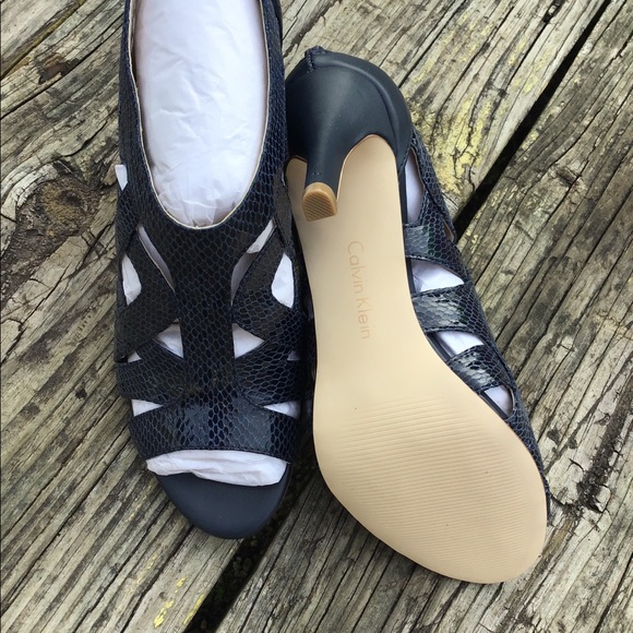 NWOB Calvin Klein Kiani Sandals - Picture 2 of 6